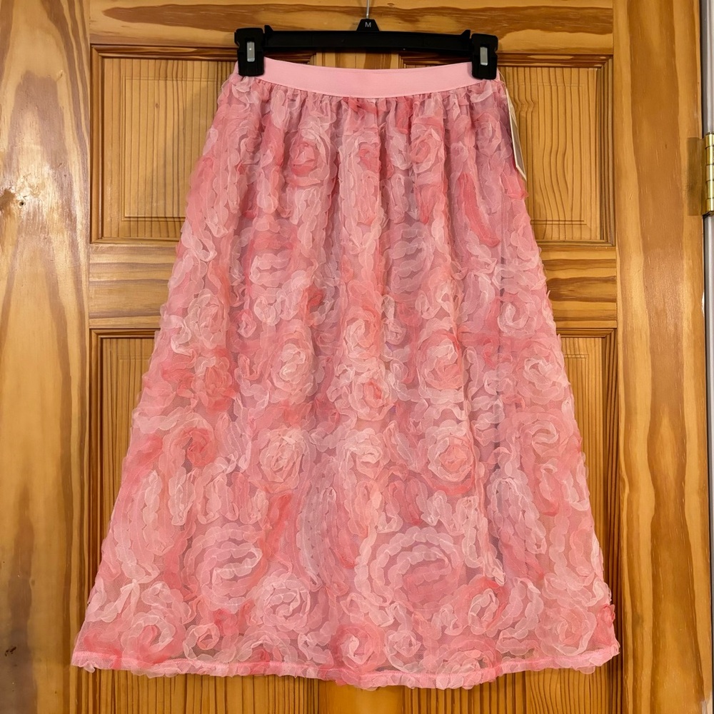 NWT Women’s Classic Concepts Los Angeles floral mesh skirt